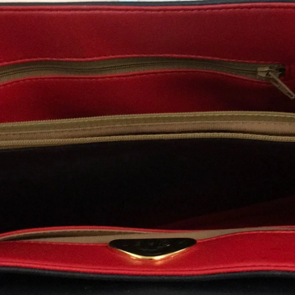 Classic Black Envelope Crossbody Bag